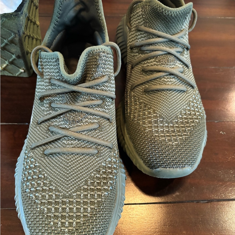Women’s Stylish Green Sneakers